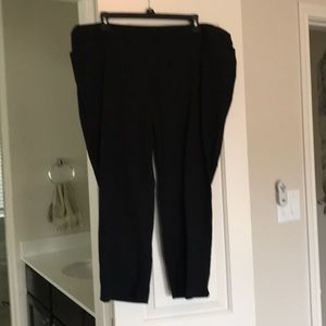 Chico’s So Slimming Capri Pants